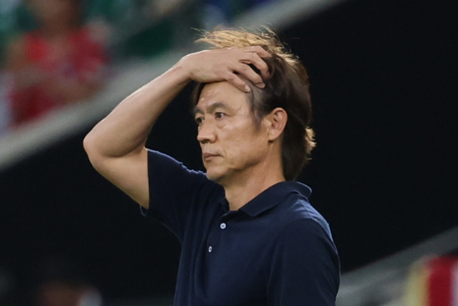 洪明甫監督、南ア戦の衝撃ドローに「結果は監督の責任」…金玟哉はふくらはぎ負傷で交代