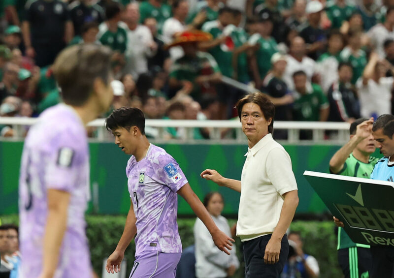 洪明甫監督、南ア戦の衝撃ドローに「結果は監督の責任」…金玟哉はふくらはぎ負傷で交代