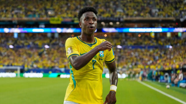 ヴィニシウス2発＆ネイマールも存在感！ブラジルがスコットランドを3-0撃破、首位で決勝T進出