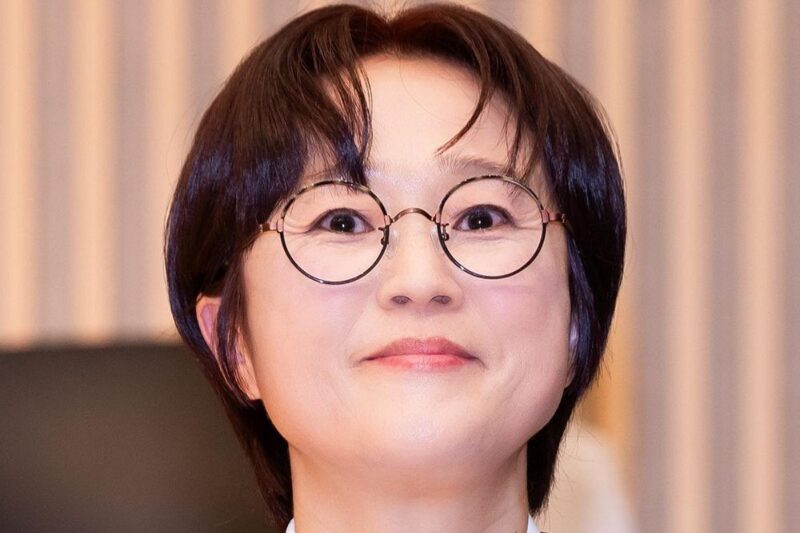 53歳ソン・ウニ、ついに結婚か…驚きのニュースに注目集まる