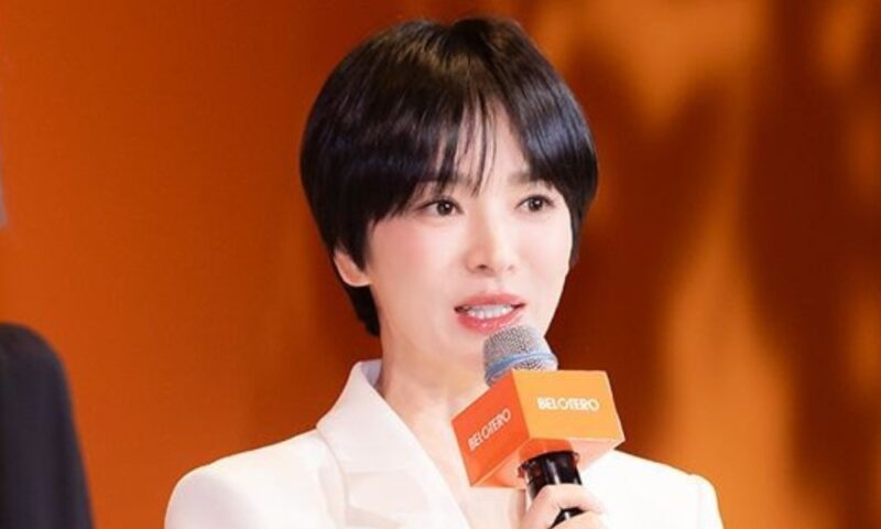 **ソン・ヘギョ、14年間所属したUAAに別れ…「언니 ありがとう」と感涙の挨拶**