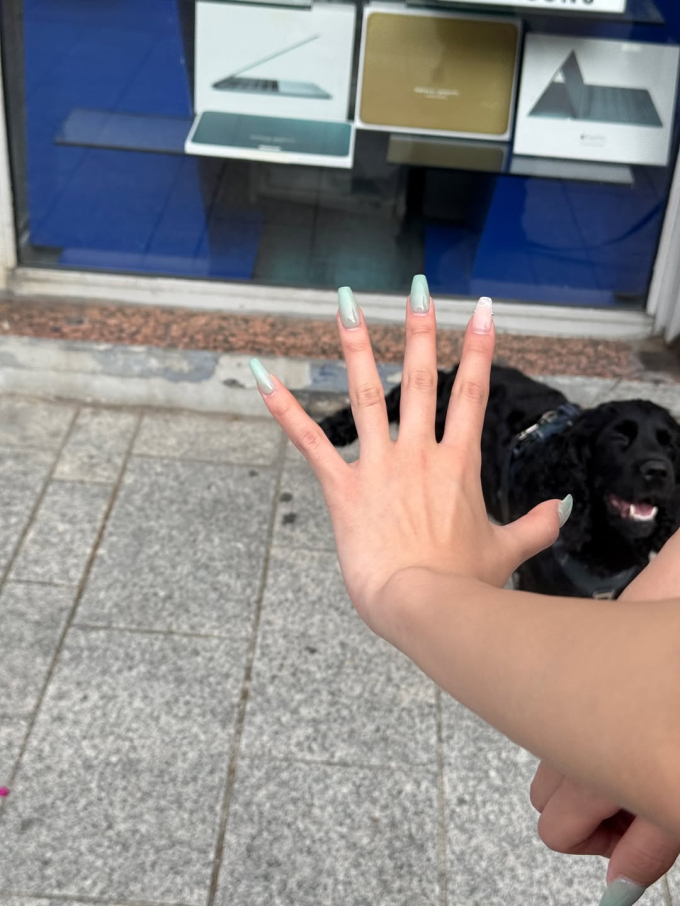 夏の手元を彩る、爽やかミントネイルのすすめ