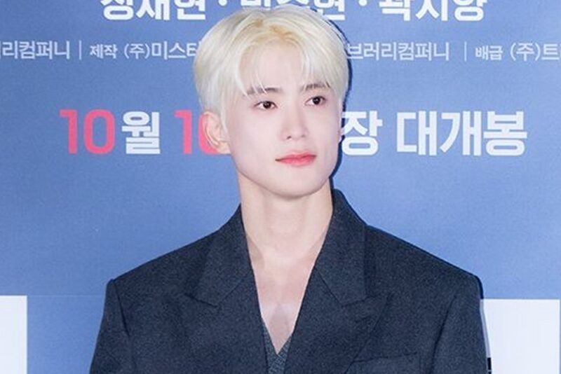 NCT ジェヒョン、休暇中にビキニ女性と熱愛説→即座に否定「愛する従妹です」