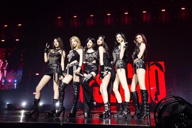 BABYMONSTER、全曲ハンドマイクライブで圧巻のダンスステージ