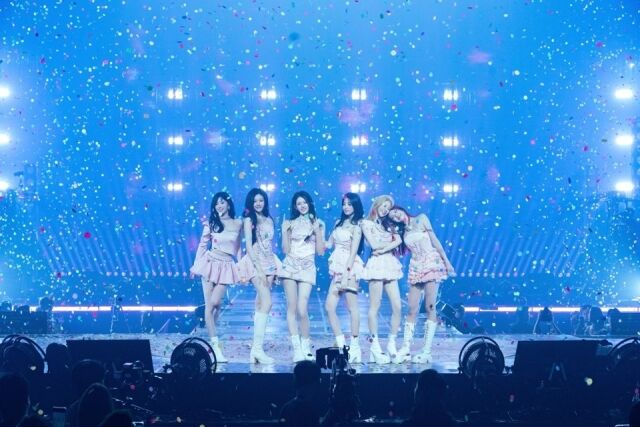 BABYMONSTER、全曲ハンドマイクライブで圧巻のダンスステージ