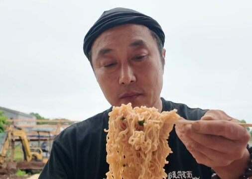 キム・ビョンマン、“一口で完食”の衝撃…変わらぬ「達人」の食べっぷりに爆笑