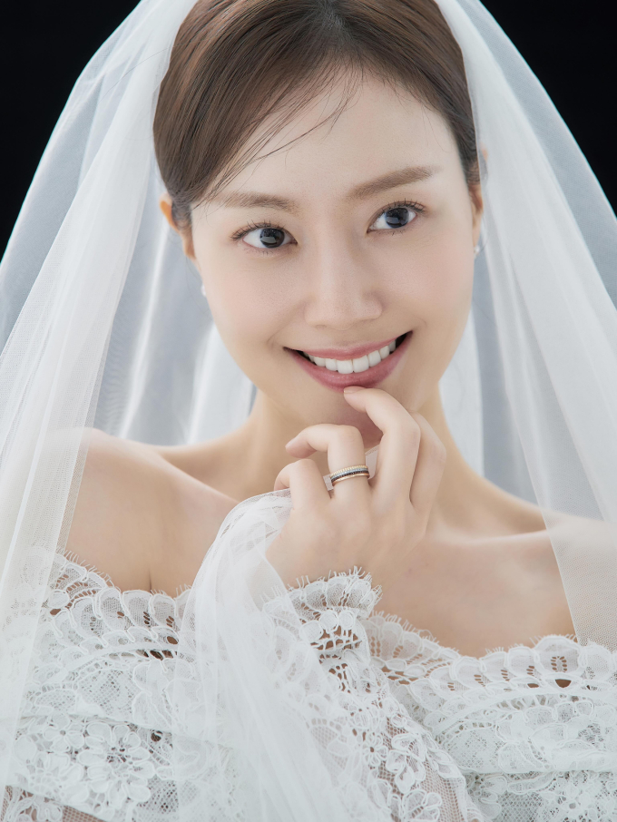 ムン・チェウォン、結婚式で写真ゼロ…「鉄壁のセキュリティ」を敷いた切実な理由