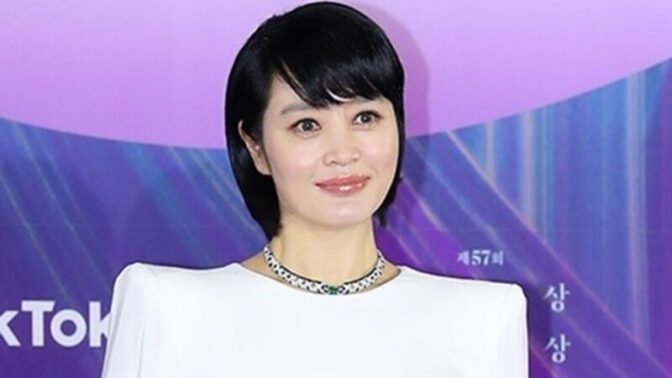 キム・ヘス、56歳とは思えない水着姿！パク・ジュンフンも「かっこよすぎる」と絶賛