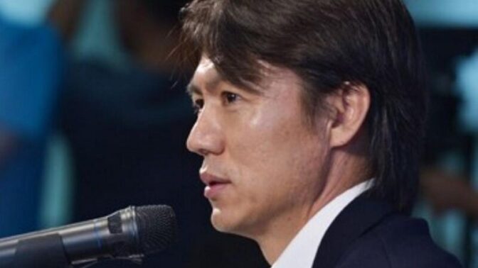 洪明甫監督、永久追放の危機…前代未聞の事態に
