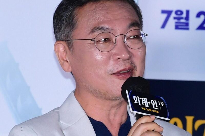 キム・ウィソン、ついに膝を屈した…ただならぬ雰囲気に騒然