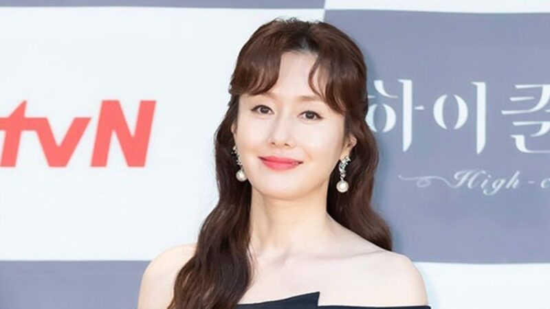 キム・ジス、旅行会社代表に変身→ドイツでも変わらぬ美貌「素晴らしすぎる」