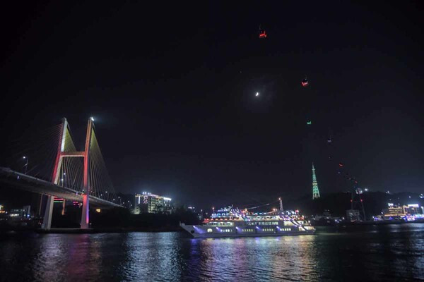 週末は2時間待ちも？今、韓国・麗水で若者が夜な夜な行列を作る「謎のスポット」とは