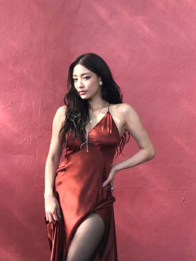 TWICEジヒョ、異次元のヘルシーボディに視線釘付け！セクシーなMVオフショットにコン・スンヨンも「やばい」と大絶賛