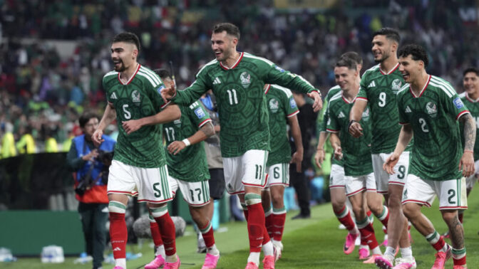 メキシコ「サッカーの聖地」で40年ぶりの歓喜！エクアドルを2-0撃破し決勝トーナメント進出