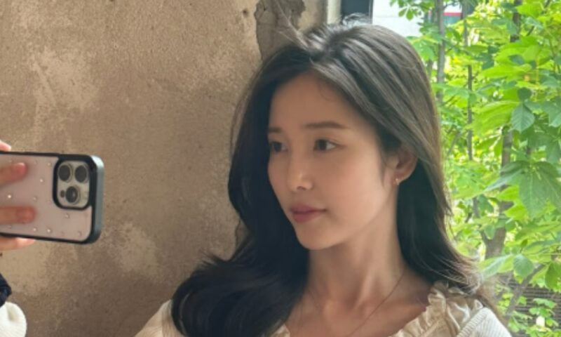 金メダリストとの熱愛報道のアイドル出身女優、注射打った近況公開「歩く総合病院」