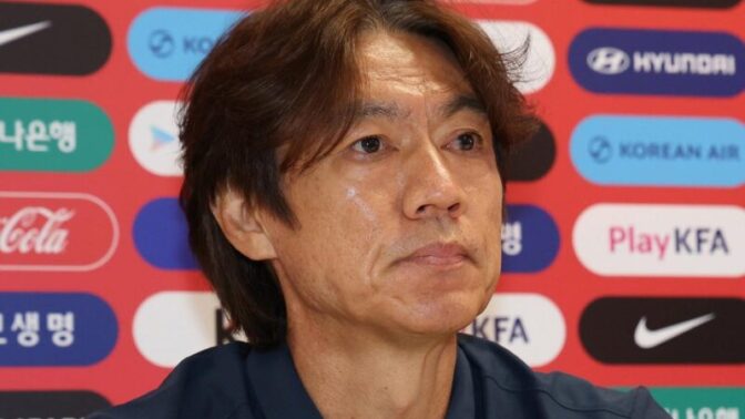 洪明甫監督に英メディアも苦言「国際的な恥さらし」