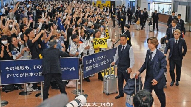 「お疲れ様、誇らしい」日本は拍手、韓国は「ホン・ミョンボ辞任しろ」…日韓代表の帰国で明暗分かれる