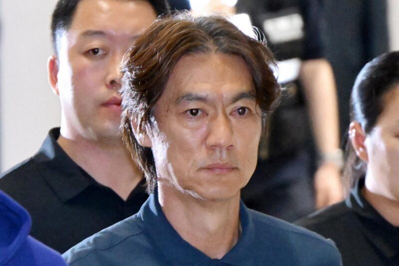 洪明甫監督、帰国後の第一声は「なぜそんなことを…」