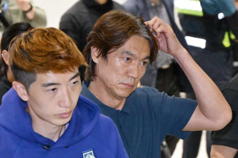 洪明甫監督、帰国後の第一声は「なぜそんなことを…」
