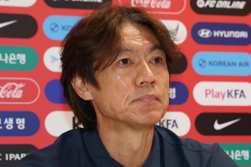 洪明甫監督、帰国後の第一声は「なぜそんなことを…」