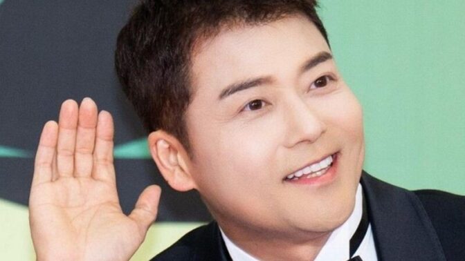 チョン・ヒョンム、放送中にまさかの行動…制作陣も騒然