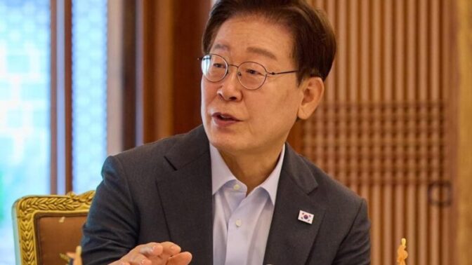 李氏に弾劾の圧力…史上初の事態へ