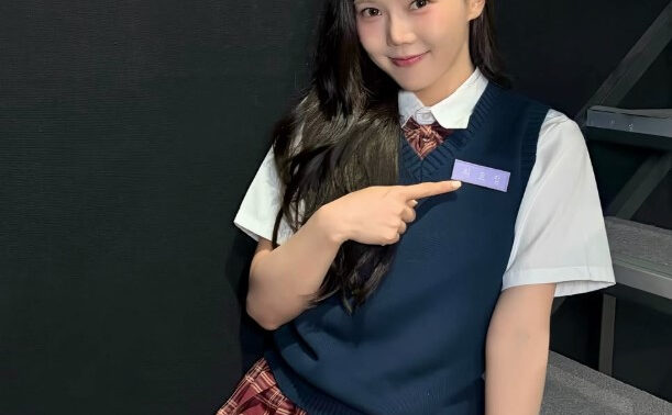 OH MY GIRLヒョジョン、『Purple Note』ファンサイン会を盛況のうちに終了…ファンと特別な思い出作り
