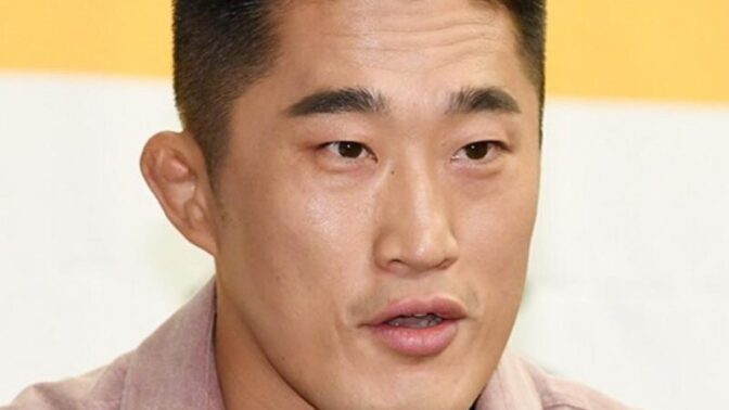キム・ドンヒョン、海兵隊時代の姿を完全「破墓」…衝撃の過去に騒然