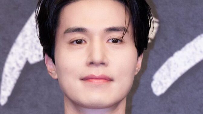 イ・ドンウク、異例の公開謝罪に韓国芸能界が騒然