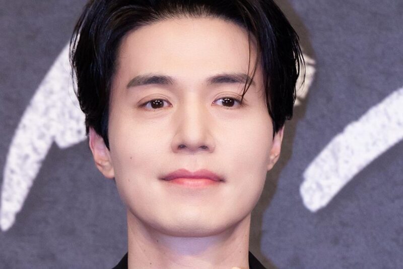 イ・ドンウク、異例の公開謝罪に韓国芸能界が騒然