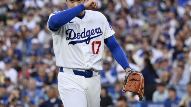 大谷翔平、上腕二頭筋の違和感でスタメン外れる　ロバーツ監督「回復傾向、登板は経過を見て判断」