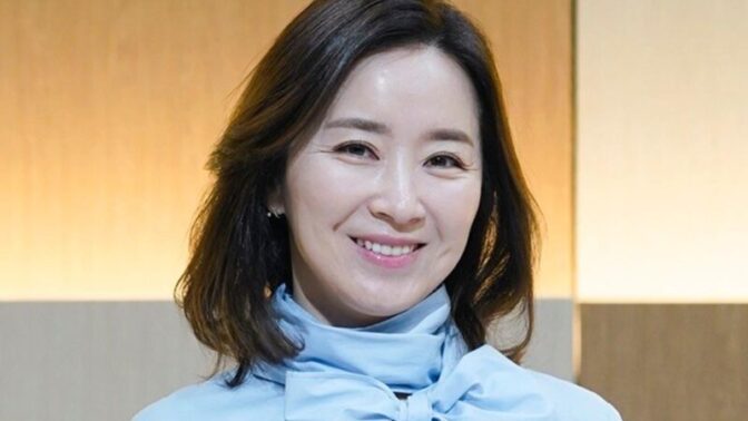 ユン・ユソン、訃報に接し…堪えきれず号泣（『カン会長』）