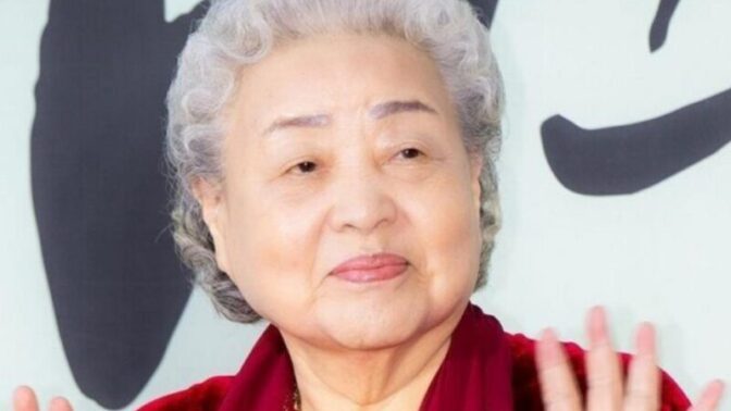 カン・ブジャ、洪明甫監督に同情…発言が波紋を呼ぶ