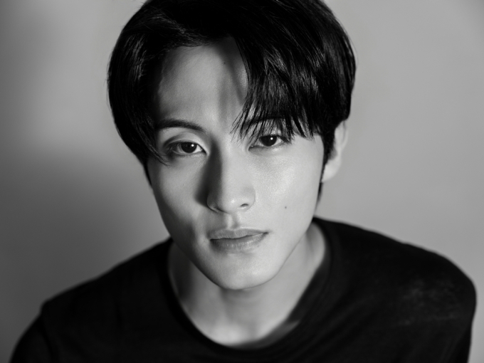 NCTマーク、Weverseオープン…新しいプロフィール写真公開にファン歓喜