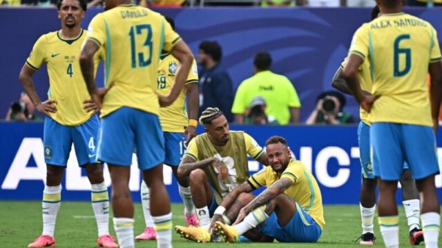 批判回避か…ブラジル代表帰国チャーター機、搭乗選手はダニーロただ一人