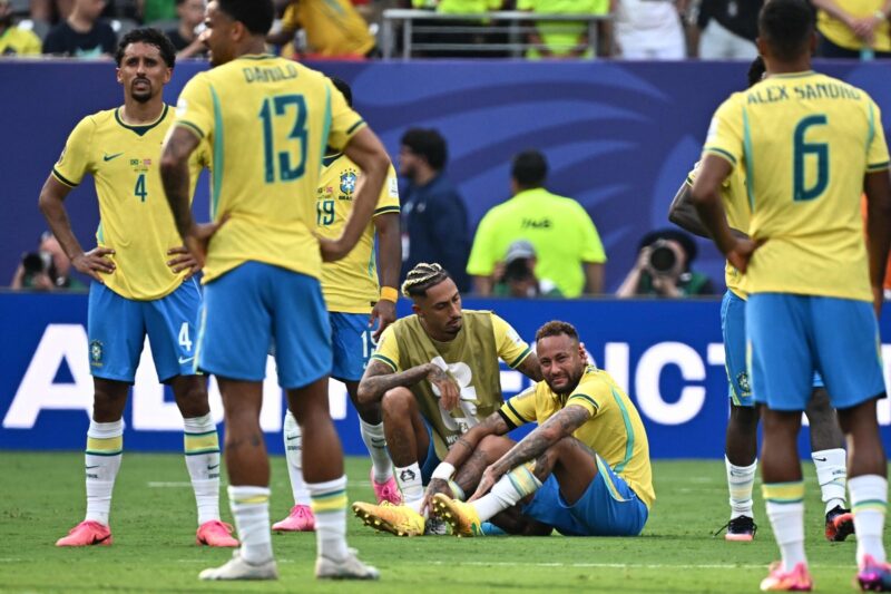 批判回避か…ブラジル代表帰国チャーター機、搭乗選手はダニーロただ一人