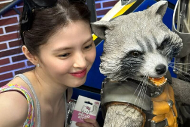 俳優志望でタトゥー消した女優、パリでビキニ姿公開…私服センスも抜群