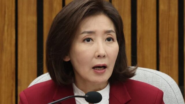 羅卿瑗氏が反旗、事態は「深刻」な局面へ