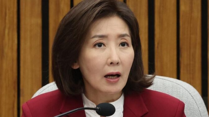 羅卿瑗氏が反旗、事態は「深刻」な局面へ