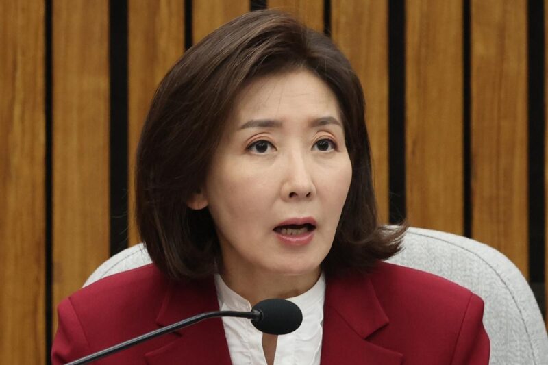羅卿瑗氏が反旗、事態は「深刻」な局面へ