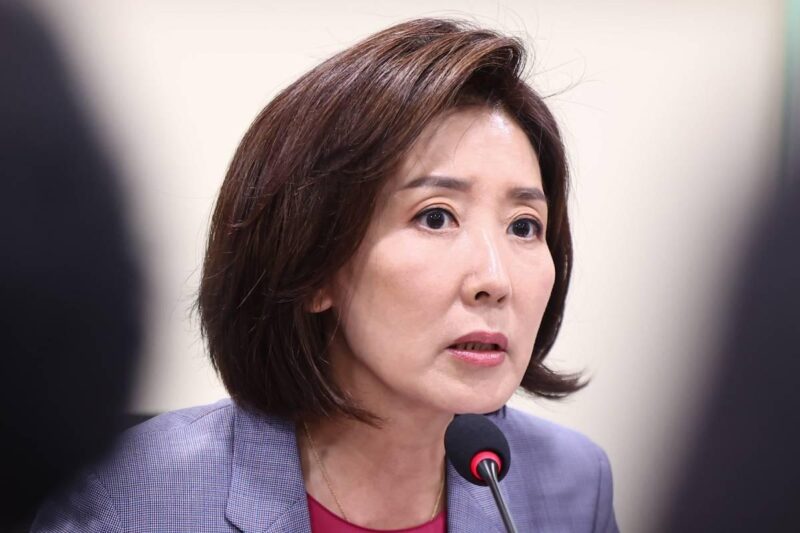 羅卿瑗氏が反旗、事態は「深刻」な局面へ