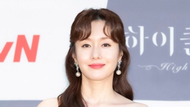 「2年間作品なし」キム・ジス、プラハで心境告白「30年間追われるように生きてきた」…それでも俳優引退はNO