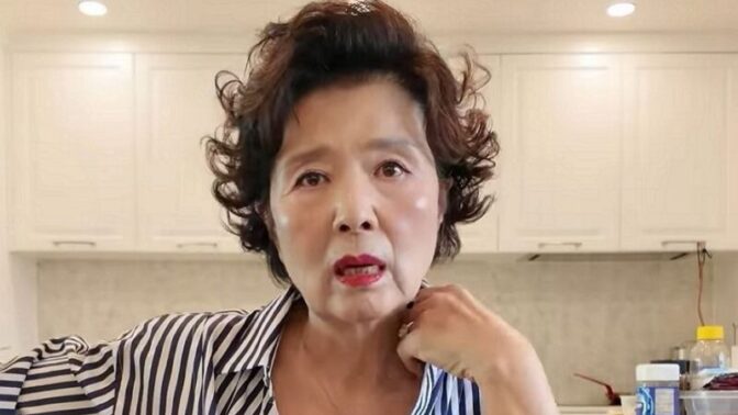 74歳シングルのユン・ミラ、巫女の占いにゾッ「絶対に結婚してはいけない人→そばに誰もいてはいけない」