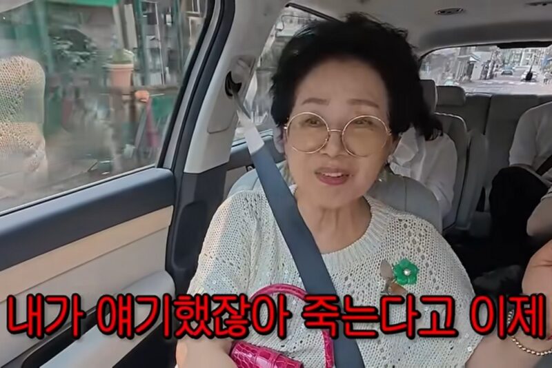 선우용여 “学校から落ちて死のうと遺書を書いた…睡眠薬も服用”
