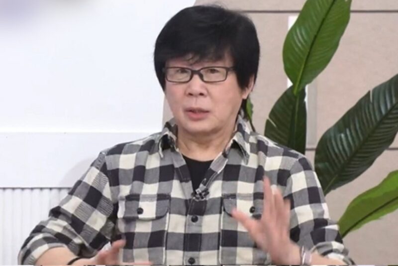 チョン・ヨンロク、劇場で警察に捕まる…「長髪取締りで髪を切られ、1stアルバムはカツラで活動」(『朝の広場』)