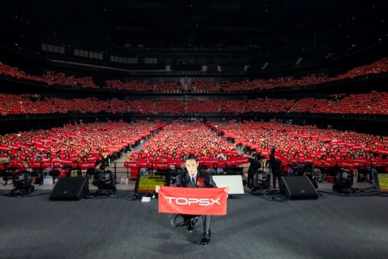 TOP、日本で1万人無料ファンミーティング→10年ぶりの心境告白「恩返ししたい」