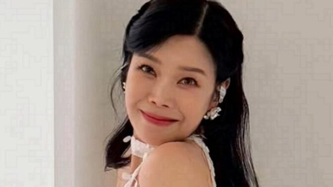 「離婚」のリン、再びおめでたい報告…「来る8月に」