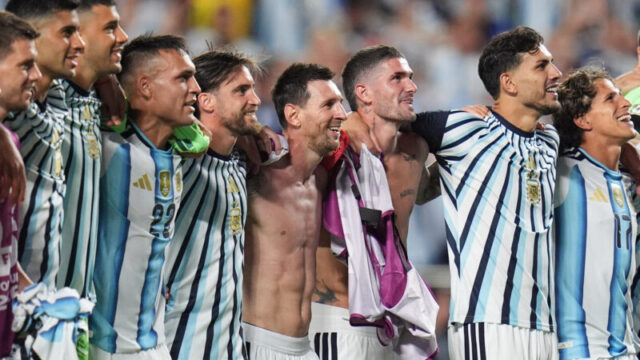 メッシ率いるアルゼンチンが4強進出！W杯準決勝はフランス対スペイン、イングランド対アルゼンチンに決定