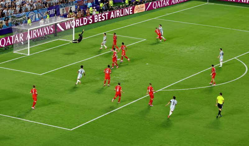 「幻想的なミドルシュート!」メッシのW杯は続く、アルゼンチンが延長戦の末にスイスを下し8強へ