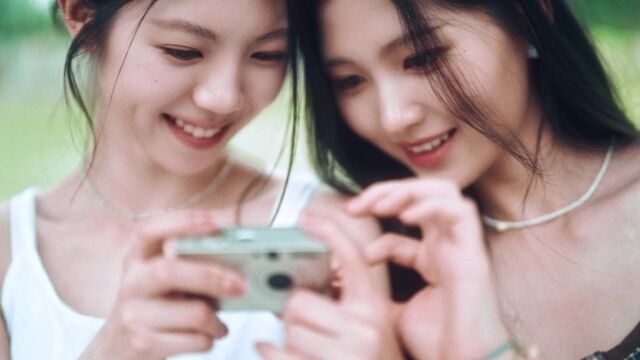 JYP女性デュオ「도드리」、視覚と聴覚で楽しむカムバック…「사계연서」の映像美に癒やし満載